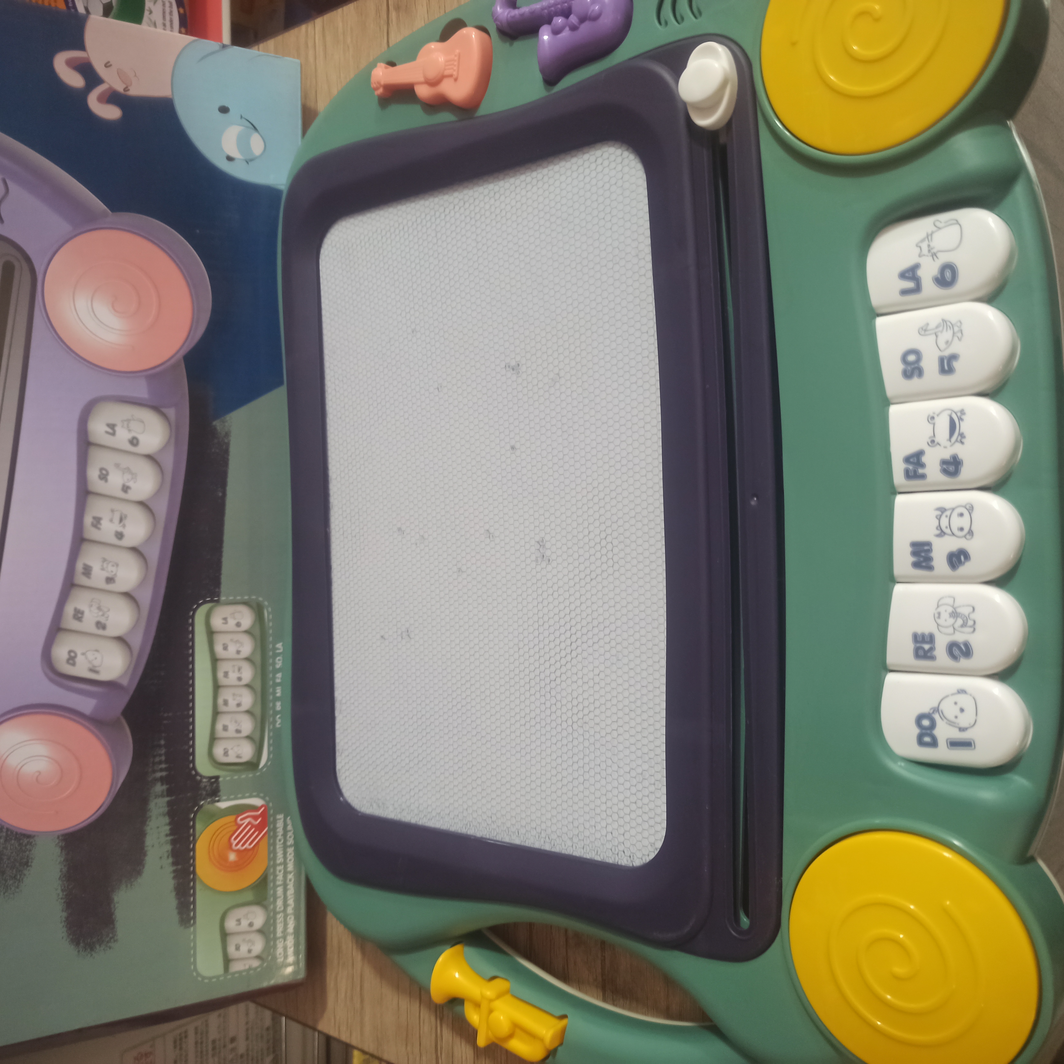 تابلوی مغناطیسی همراه با ارگ،  کد 48